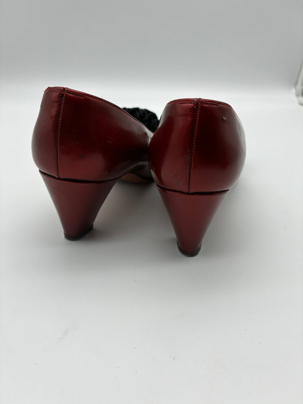 Vintage Saks Fifth Avenue Floret Heels