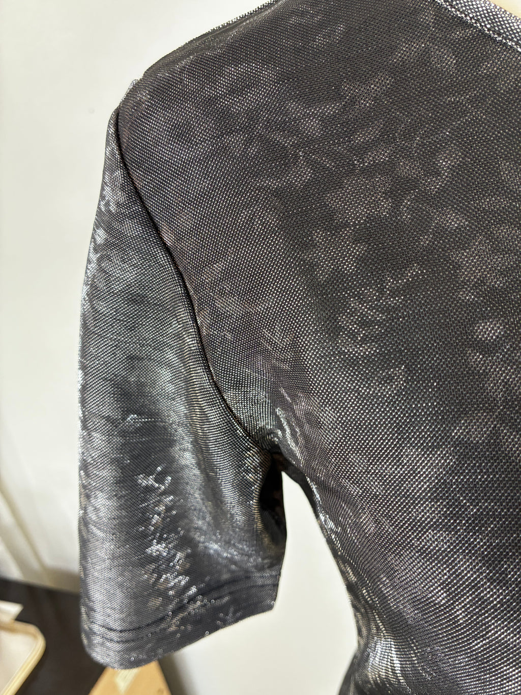 Vintage Metallic Floral Top by Pluslibre