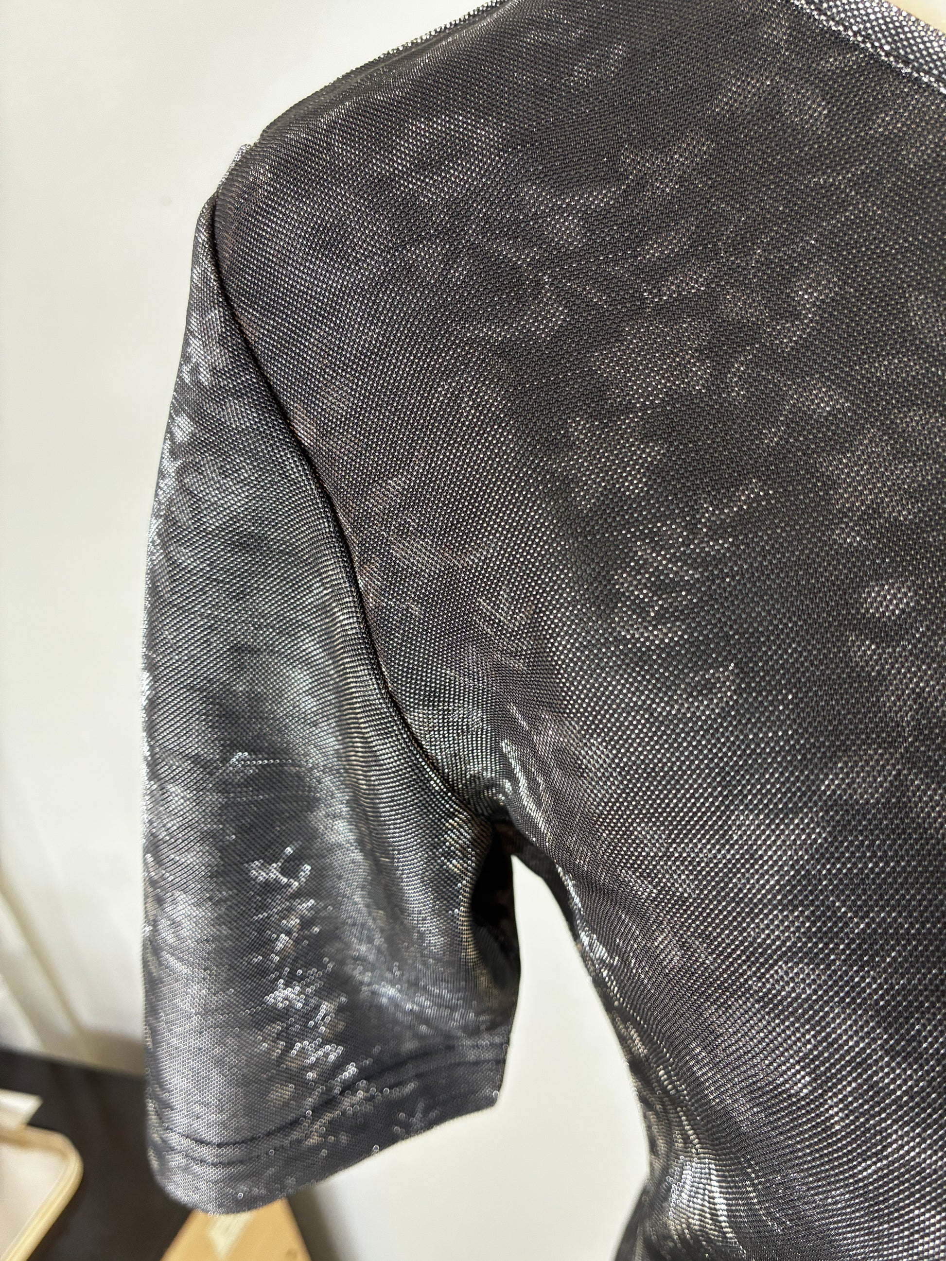 Vintage Metallic Floral Top by Pluslibre