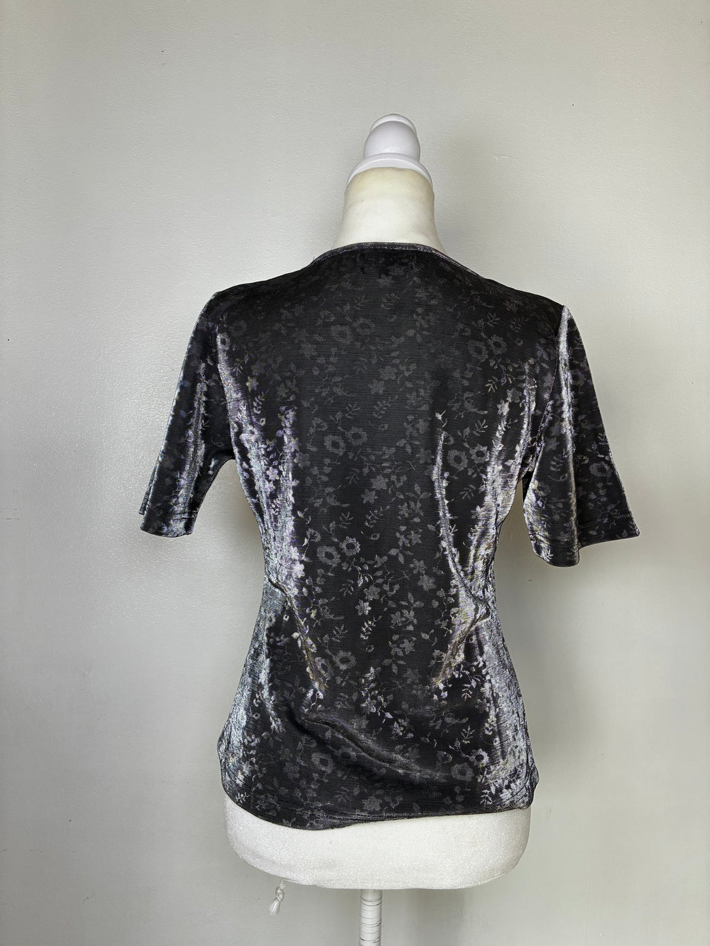 Vintage Metallic Floral Top by Pluslibre