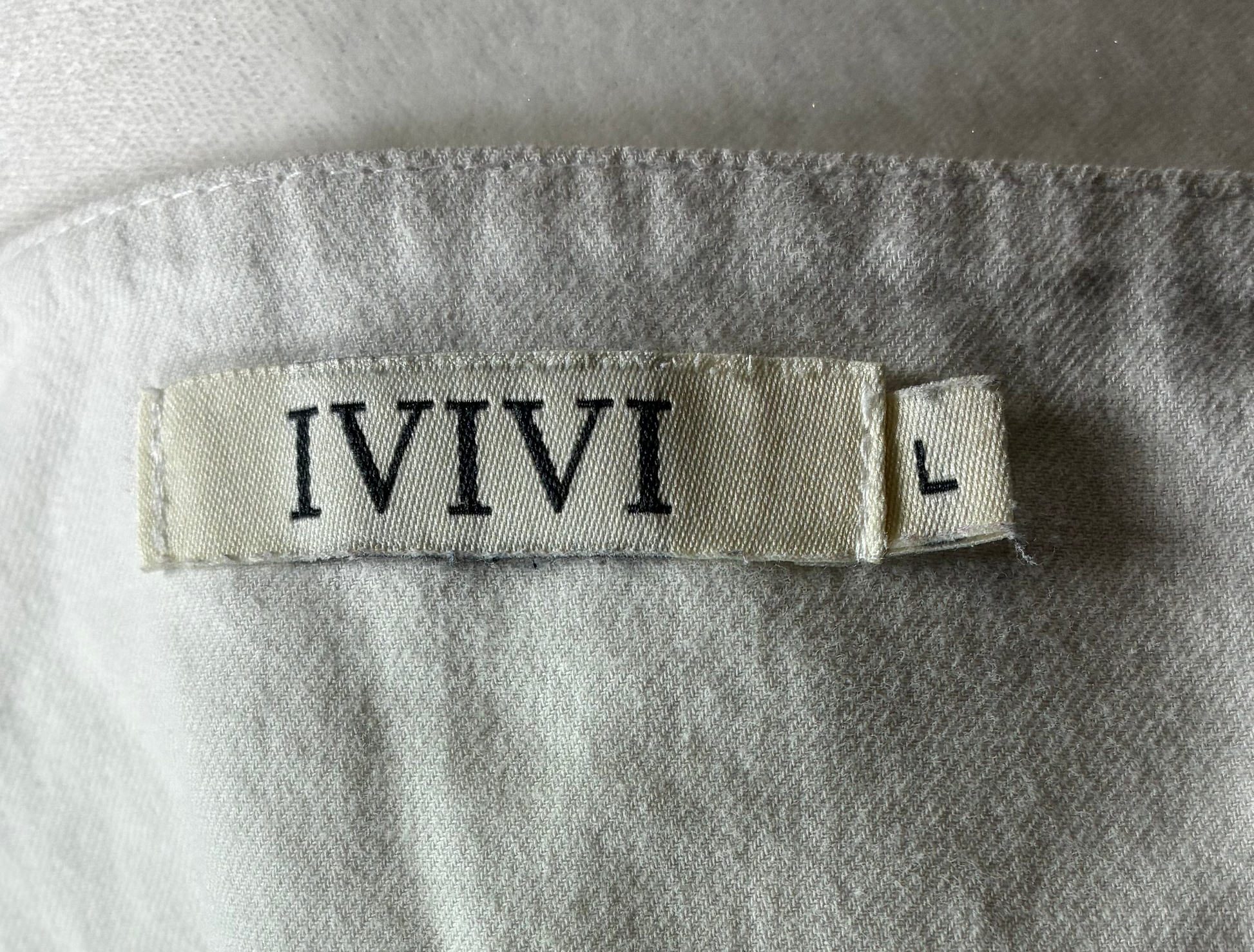 Silver Cropped Tank by IVIVI