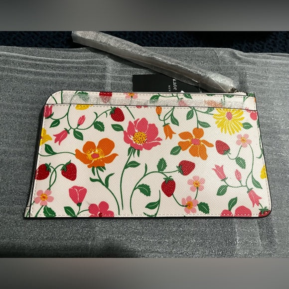 NWT Kate Spade Lucy Garden Wristlet